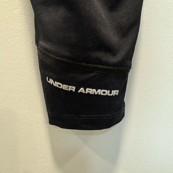 NWT woman’s Black compression/Capri athletic wear - Picture 11 of 15